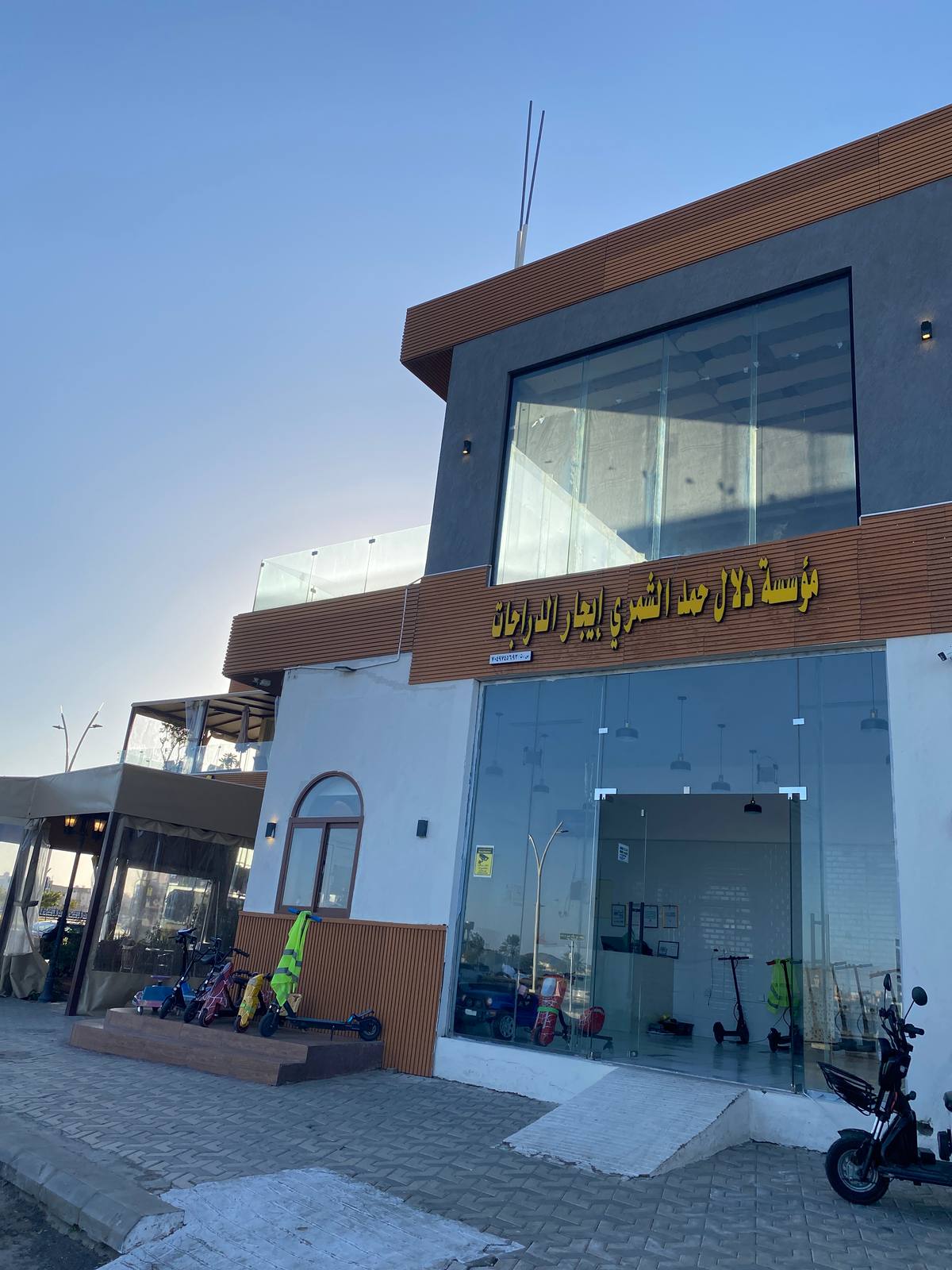 مؤسسة دلال لإيجار الدبابات